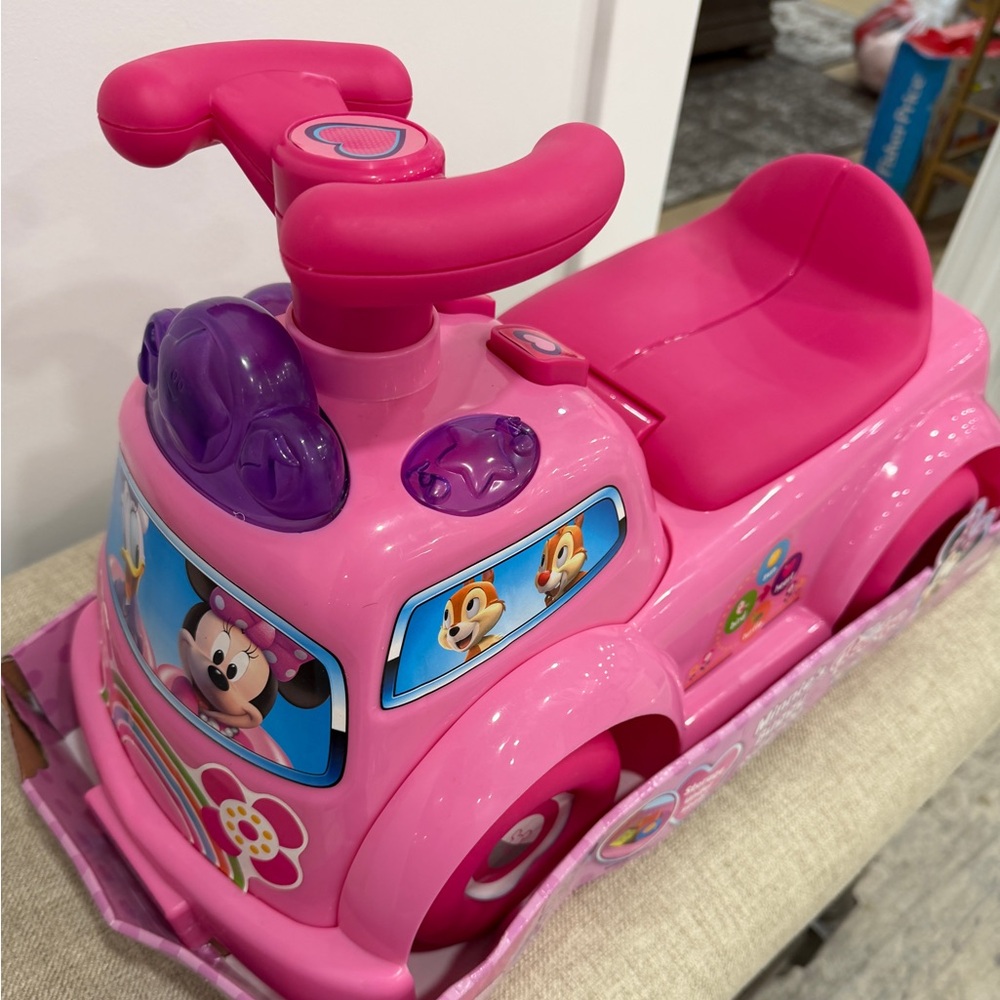 Minnie Mouse Ride On Car - Picture 2 of 5